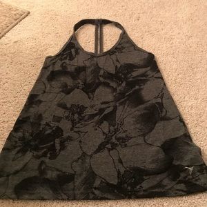 Old navy sports tank XS